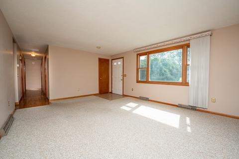 7 Ryan Cir, Springfield, MA 01128 photo 5