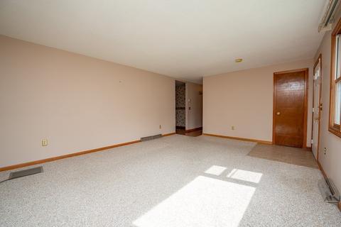 7 Ryan Cir, Springfield, MA 01128 photo 6