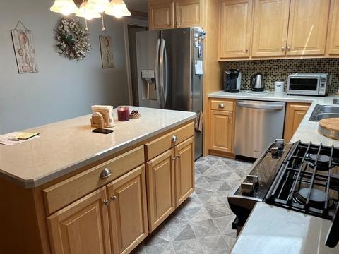 25 Helberg Rd, Springfield, MA 01128 photo 9