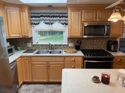 25 Helberg Rd, Springfield, MA 01128 photo 8