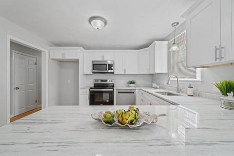 8 Pinewood Dr, Webster, MA 01570 photo 3