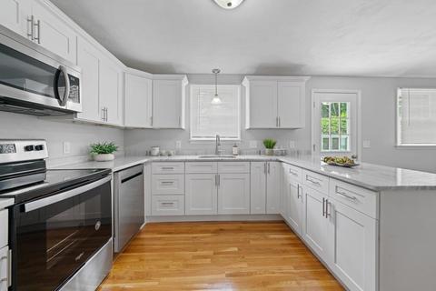 8 Pinewood Dr, Webster, MA 01570 photo 4