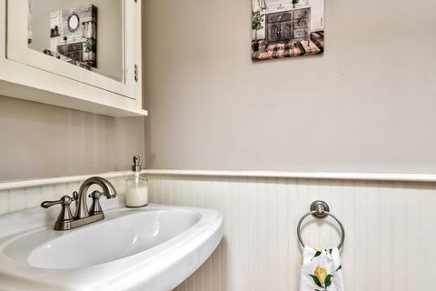 86 Walnut St, Natick, MA 01760 photo 17
