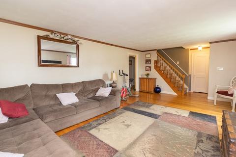 28 Spence St, Chicopee, MA 01020 photo 13