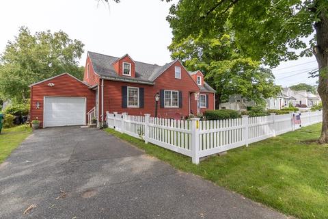 28 Spence St, Chicopee, MA 01020 photo 4