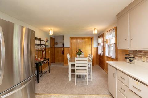 28 Spence St, Chicopee, MA 01020 photo 7