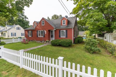 28 Spence St, Chicopee, MA 01020 photo 3