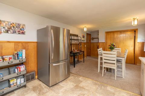 28 Spence St, Chicopee, MA 01020 photo 8