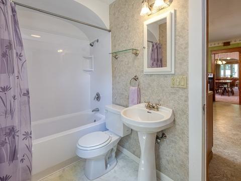 46 Park Ave, Webster, MA 01570 photo 18