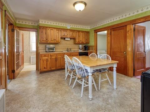 46 Park Ave, Webster, MA 01570 photo 9