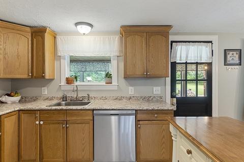 25 Warren Rd, Townsend, MA 01469 photo 8