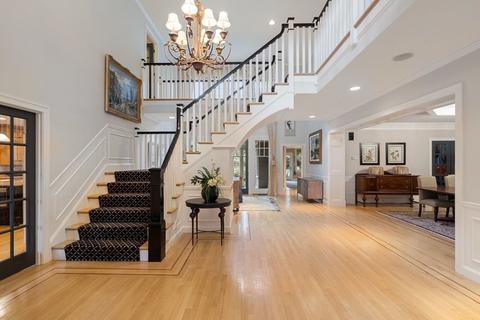 264 Edgewater Dr, Needham, MA 02492 photo 2