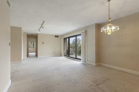 2 Ledgewood Way #24, Peabody, MA 01960 photo 6
