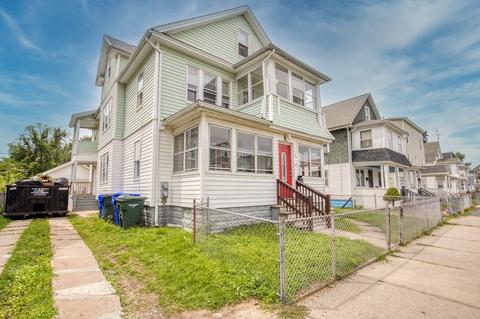 116 Malden St, Springfield, MA 01108 photo 2
