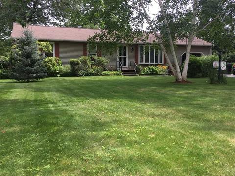 8 Pinebrook Dr, Easthampton, MA 01027 photo 1