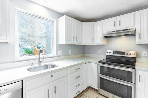 6 Wheeler St, Gloucester, MA 01930 photo 4