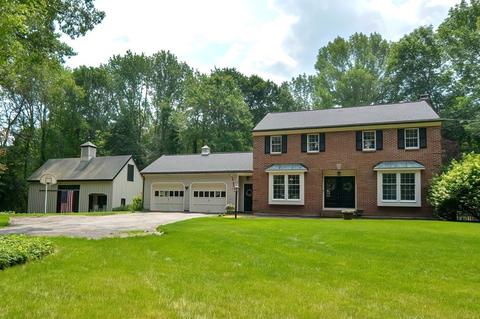 5 Maple Ln, Sutton, MA 01590 photo 1