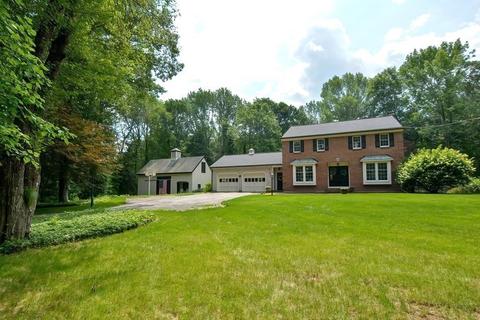5 Maple Ln, Sutton, MA 01590 photo 2