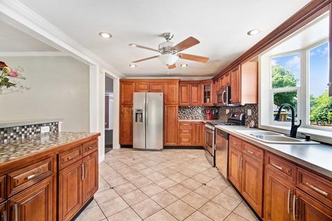 10 Pemaquid St, Springfield, MA 01151 photo 10