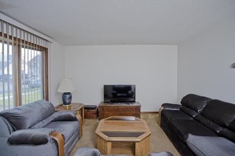 84 Marion St, Chicopee, MA 01013 photo 8