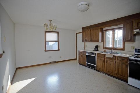 84 Marion St, Chicopee, MA 01013 photo 22