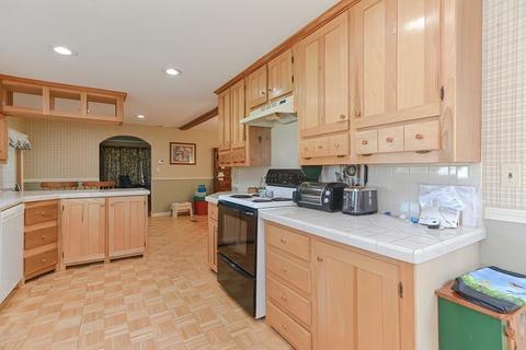 87 Upland, Webster, MA 01570 photo 6