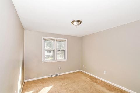 128 Tallyho Dr, Springfield, MA 01118 photo 18