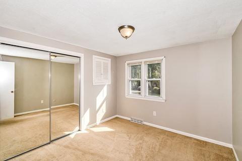 128 Tallyho Dr, Springfield, MA 01118 photo 17