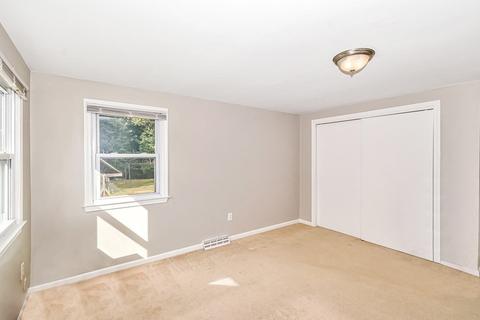 128 Tallyho Dr, Springfield, MA 01118 photo 21