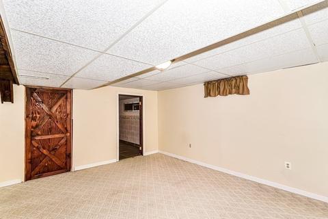 128 Tallyho Dr, Springfield, MA 01118 photo 28
