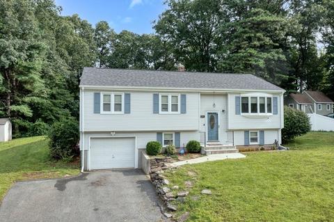128 Tallyho Dr, Springfield, MA 01118 photo 2