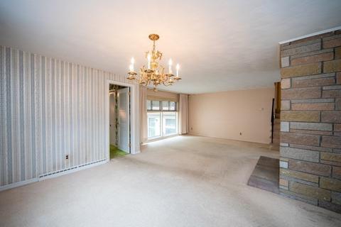 9 Royce Rd, Framingham, MA 01701 photo 13