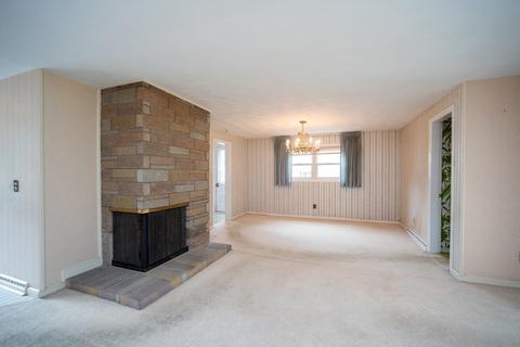9 Royce Rd, Framingham, MA 01701 photo 14