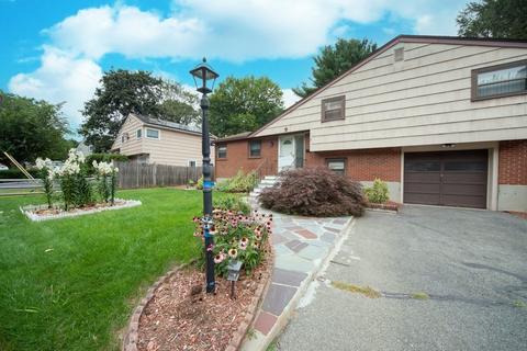 9 Royce Rd, Framingham, MA 01701 photo 2