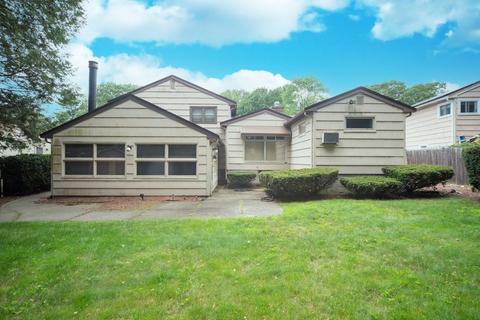 9 Royce Rd, Framingham, MA 01701 photo 3