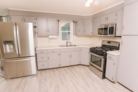 1390 Roosevelt Ave, Springfield, MA 01109 photo 14