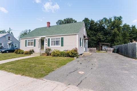 1390 Roosevelt Ave, Springfield, MA 01109 photo 3