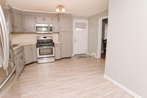 1390 Roosevelt Ave, Springfield, MA 01109 photo 16