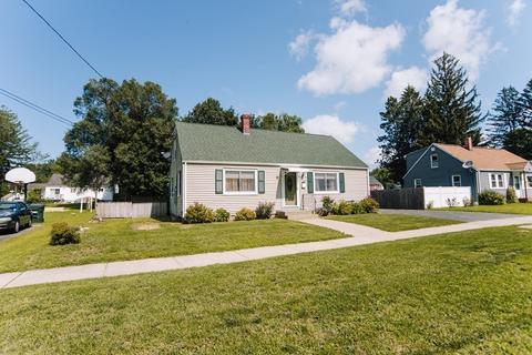 1390 Roosevelt Ave, Springfield, MA 01109 photo 5