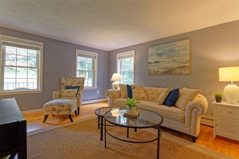 9 Spring St, Pelham, NH 03076 photo 6