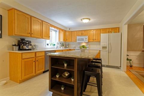 9 Spring St, Pelham, NH 03076 photo 10
