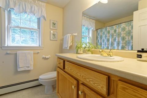 9 Spring St, Pelham, NH 03076 photo 16