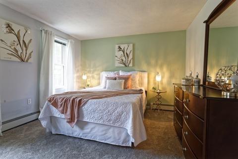9 Spring St, Pelham, NH 03076 photo 14