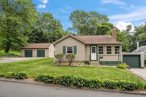 11 Cardinal Rd, Danvers, MA 01923 photo 2