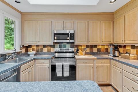 12 Tuttle Dr, Acton, MA 01720 photo 9