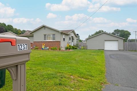 1237 Burnett Rd, Chicopee, MA 01020 photo 4