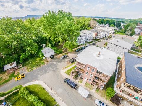 20 Riverview Pl, Chicopee, MA 01013 photo 2