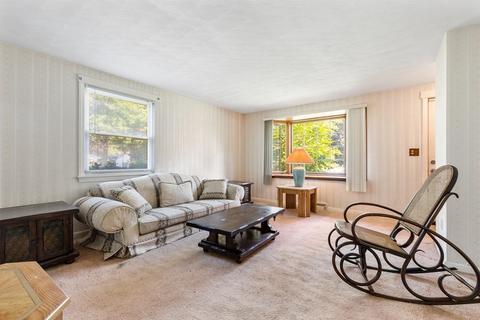 5 Stony Brook Rd, Springfield, MA 01118 photo 2