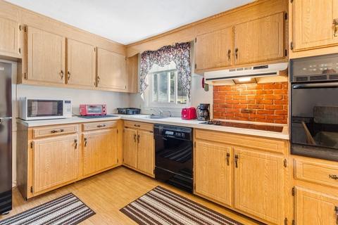 5 Stony Brook Rd, Springfield, MA 01118 photo 11