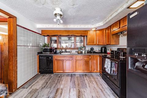 4 Chapin Ter, Springfield, MA 01107 photo 14
